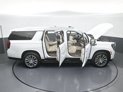 Used 2026 GMC Yukon XL Denali w/ Denali Reserve Package AWD/4WD image 82