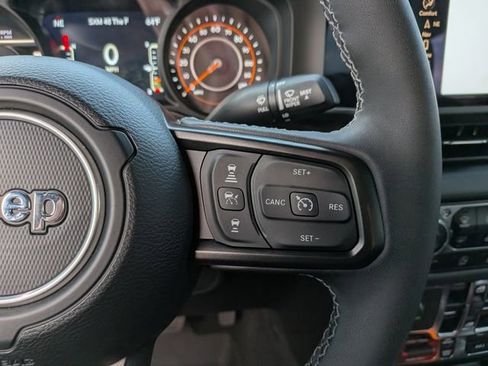 Used 2025 Jeep Gladiator Rubicon image 17