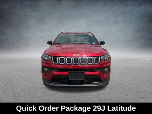 Used 2024 Jeep Compass Latitude AWD/4WD image 10