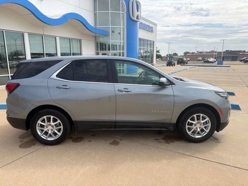 Used 2023 Chevrolet Equinox LT FWD image 12