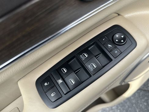 Used 2020 Jeep Grand Cherokee Limited w/ Luxury Group II image 20