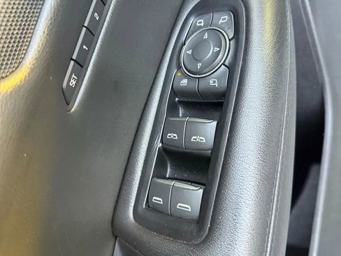 Used 2017 Cadillac XT5 Luxury w/ Driver Awareness Package image 10