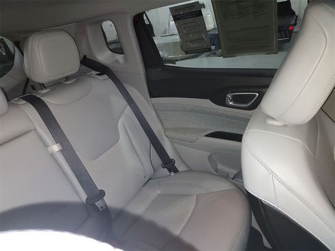 Used 2022 Jeep Compass Latitude w/ Convenience Group image 14