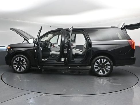 Certified 2025 Ford Expedition Max Platinum w/ Driver's Package AWD/4WD image 59
