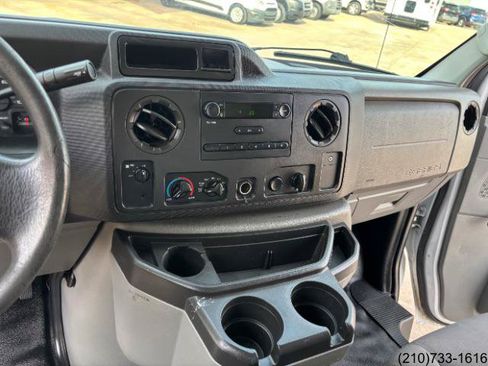 Used 2016 Ford E-350 and Econoline 350 Super Duty RWD image 18
