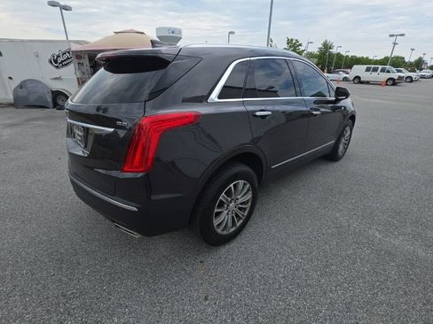 Used 2017 Cadillac XT5 Luxury w/ Driver Awareness Package FWD image 5