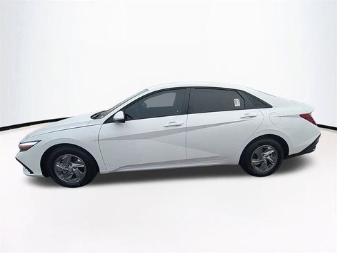 New 2026 Hyundai Elantra SE image 8