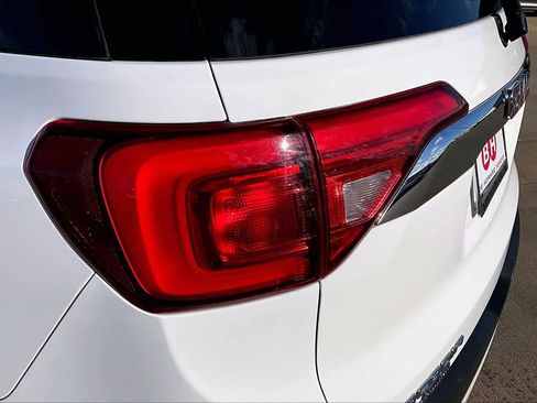Used 2019 GMC Acadia SLE image 26