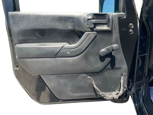 Used 2013 Jeep Wrangler Sport AWD/4WD image 13