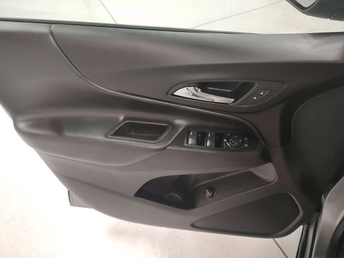 Used 2024 Chevrolet Equinox LT image 9