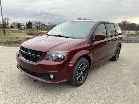 Used 2019 Dodge Grand Caravan GT image 2