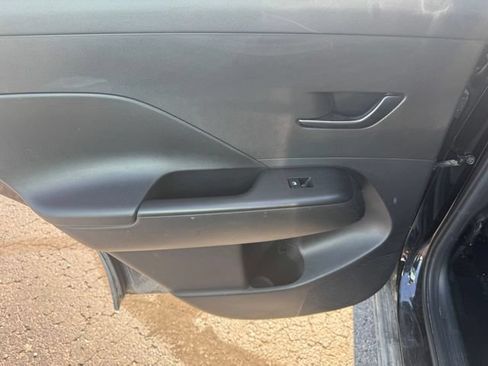 Used 2025 Hyundai Kona SEL FWD image 18