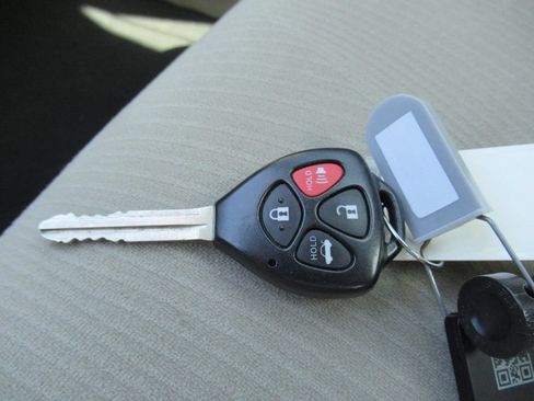 Used 2013 Toyota Corolla LE FWD image 27