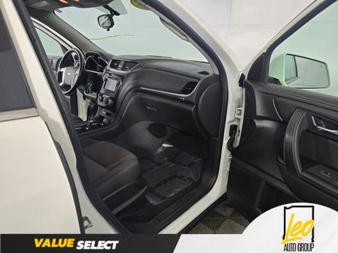 Used 2015 Chevrolet Traverse LT FWD image 15