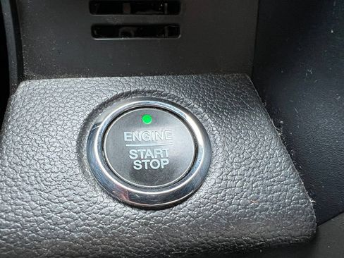 Used 2020 Ford Expedition XLT w/ Equipment Group 202A AWD/4WD image 41