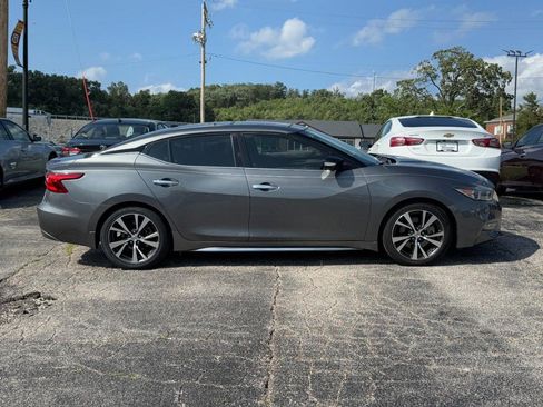 Used 2017 Nissan Maxima Platinum FWD image 2