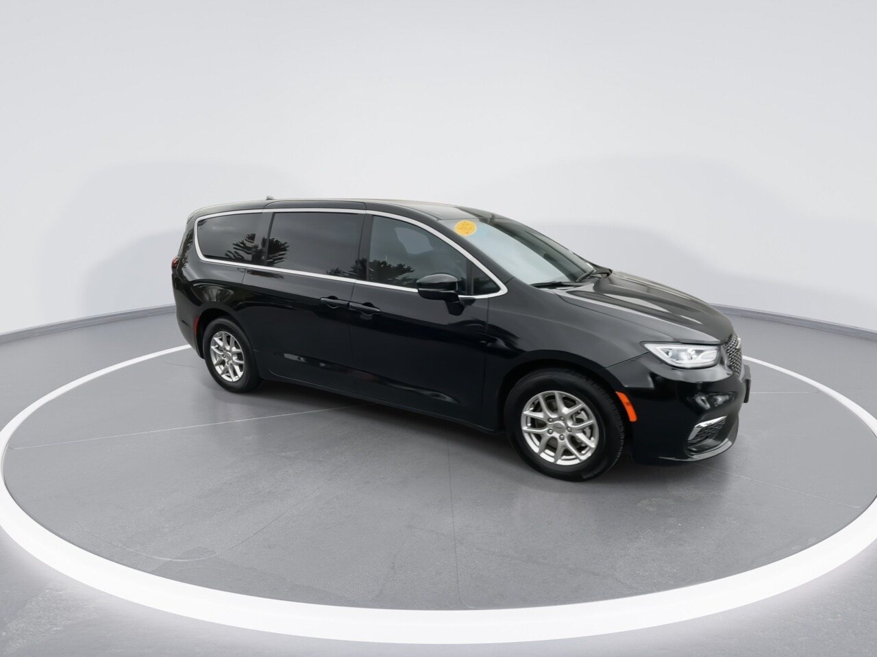 Used 2025 Chrysler Pacifica Select FWD image 24