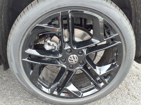 New 2026 Volkswagen Tiguan SE R-Line FWD image 6