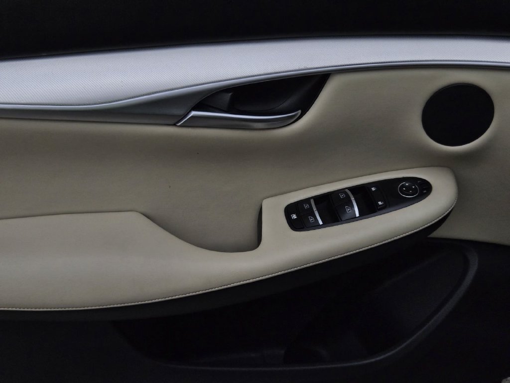 Used 2021 INFINITI QX50 Luxe FWD image 18
