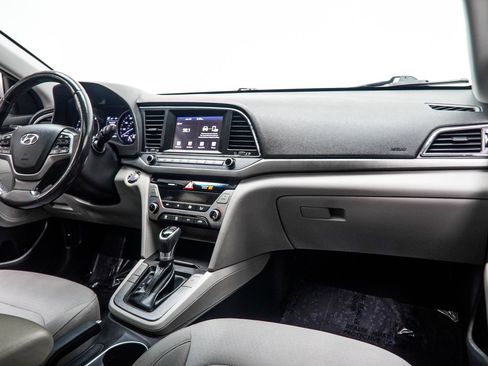 Used 2018 Hyundai Elantra Value Edition FWD image 18