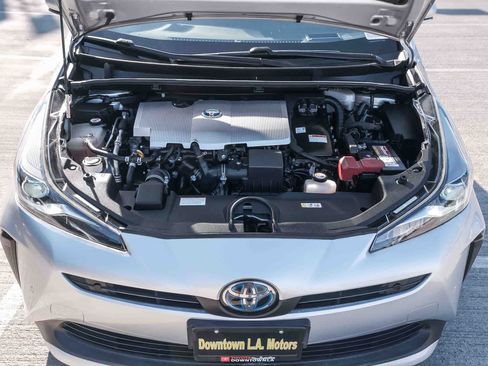 Certified 2019 Toyota Prius XLE w/ Advanced Technology Package FWD image 28