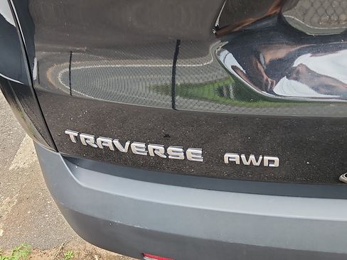 Used 2023 Chevrolet Traverse LT AWD/4WD image 4