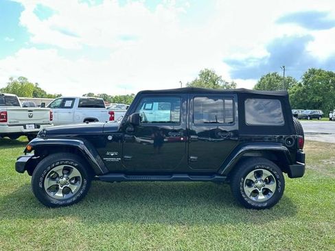 Used 2017 Jeep Wrangler Unlimited Sahara w/ Dual Top Group image 13