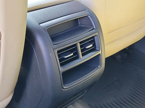 Used 2017 Cadillac XT5 Luxury w/ Driver Awareness Package image 17