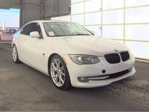 Used 2011 BMW 335i xDrive Coupe AWD/4WD image 3
