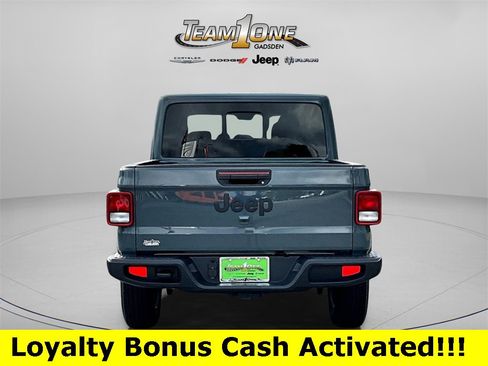 New 2025 Jeep Gladiator Sport image 5