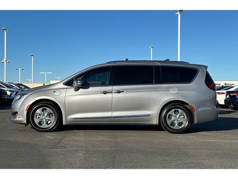 Used 2018 Chrysler Pacifica Limited w/ Advanced Safetytec Group image 7