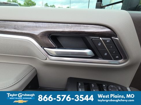 New 2026 Chevrolet Silverado 2500 LTZ w/ LTZ Premium Package AWD/4WD image 14