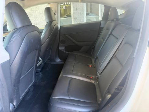 Used 2023 Tesla Model Y Performance AWD/4WD image 9