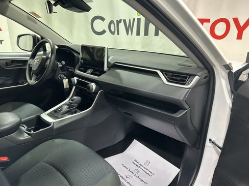 Used 2025 Toyota RAV4 LE image 12