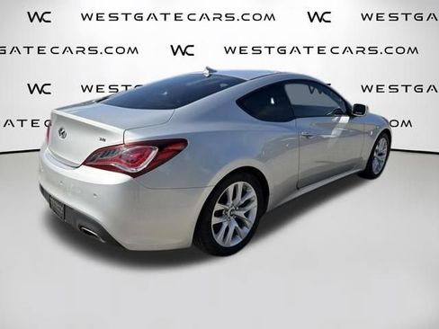 Used 2013 Hyundai Genesis 3.8 RWD image 7