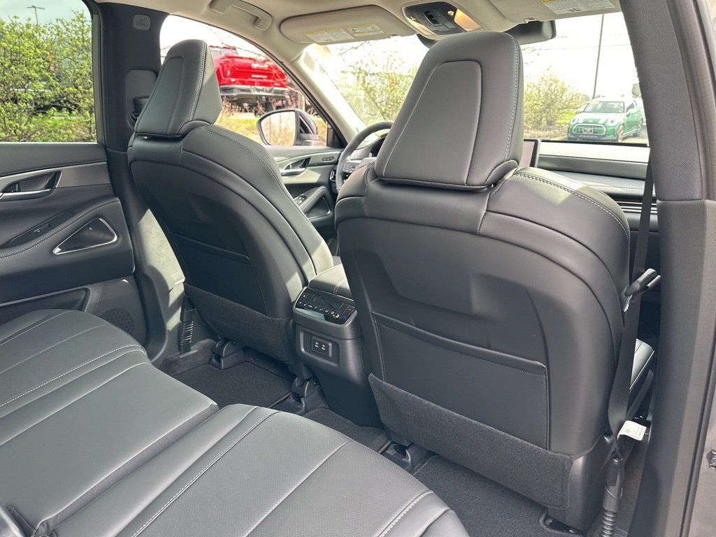 Certified 2026 INFINITI QX60 Luxe w/ Cargo Package AWD/4WD image 28