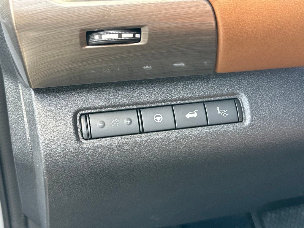 Used 2023 Nissan Pathfinder Platinum AWD/4WD image 54