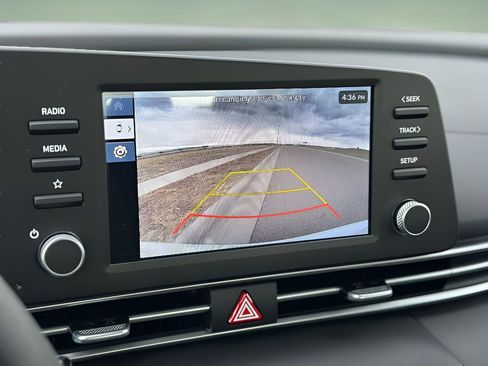 Used 2025 Hyundai Elantra Blue image 16