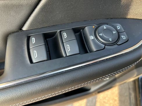 Used 2023 Buick Envision Essence AWD/4WD image 18