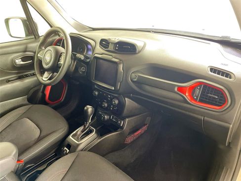 Used 2023 Jeep Renegade Trailhawk image 27