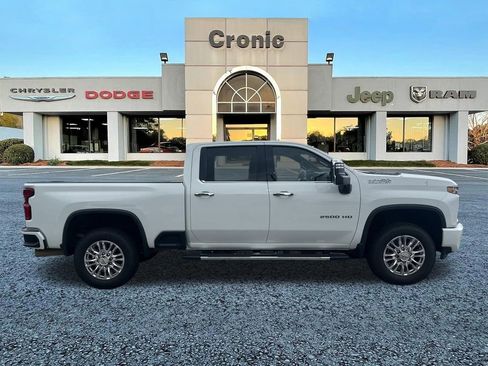 Used 2023 Chevrolet Silverado 2500 High Country AWD/4WD image 2
