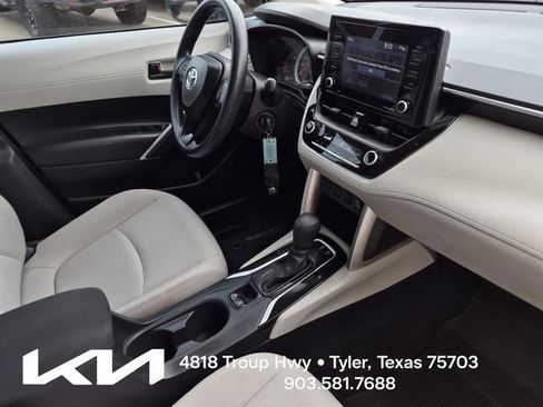 Used 2022 Toyota Corolla Cross L FWD image 12