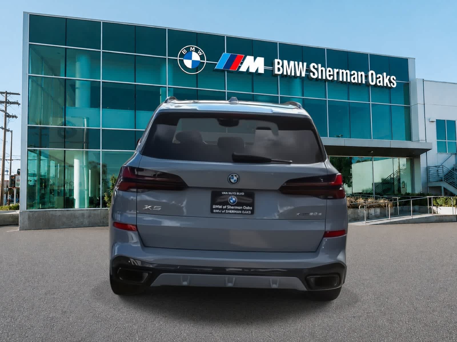 Used 2026 BMW X5 xDrive50e w/ M Sport Package AWD/4WD image 10