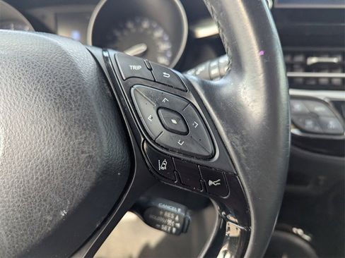 Certified 2019 Toyota C-HR XLE image 31