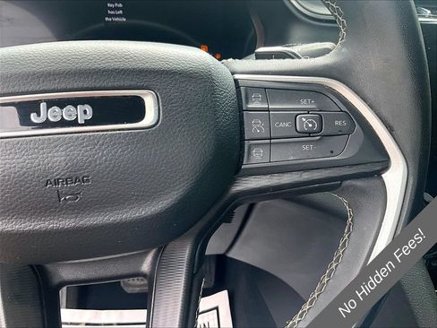 Used 2023 Jeep Grand Cherokee Laredo AWD/4WD image 14