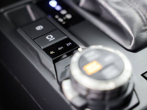 Used 2024 Toyota Tacoma TRD Off-Road image 30