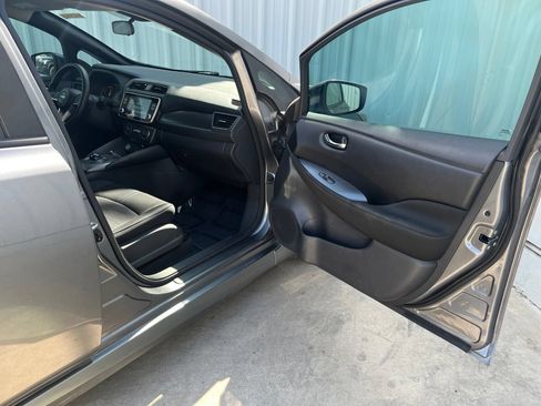 Used 2024 Nissan Leaf S FWD image 16