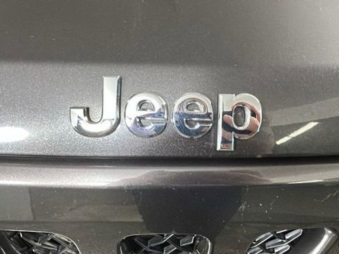 Used 2016 Jeep Patriot High Altitude AWD/4WD image 9