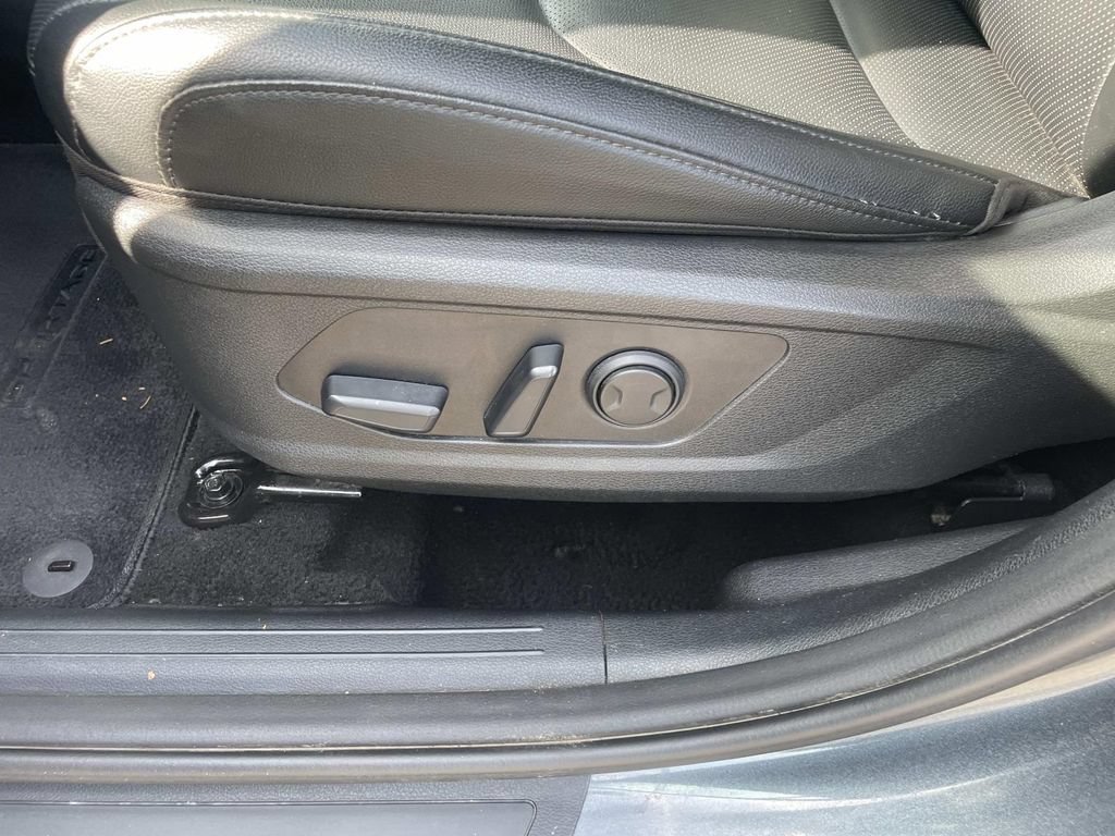 Used 2025 Kia Sportage EX FWD image 18