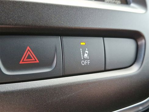 Used 2021 Jeep Cherokee Trailhawk w/ Technology Group image 26